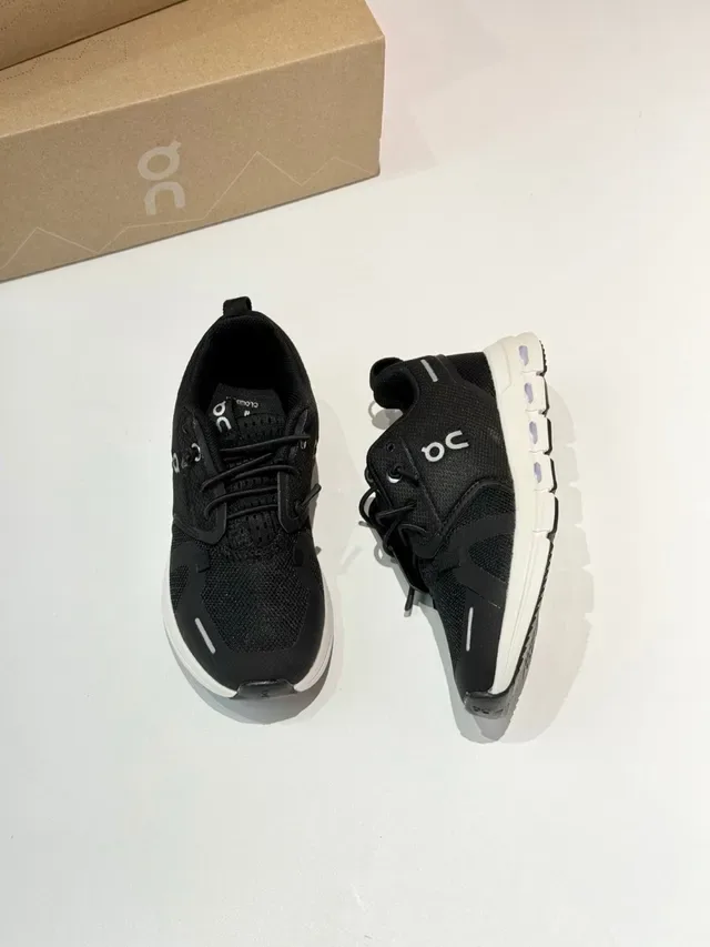 On Cloud Chaussures lifestyle tricot bleu et noir 4