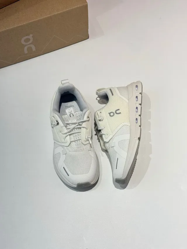 On Cloud Chaussures lifestyle tricot bleu et noir 10