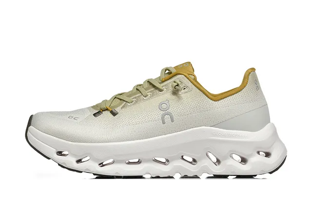On Cloudmonster Off-White और Mustard रनिंग जूते 5