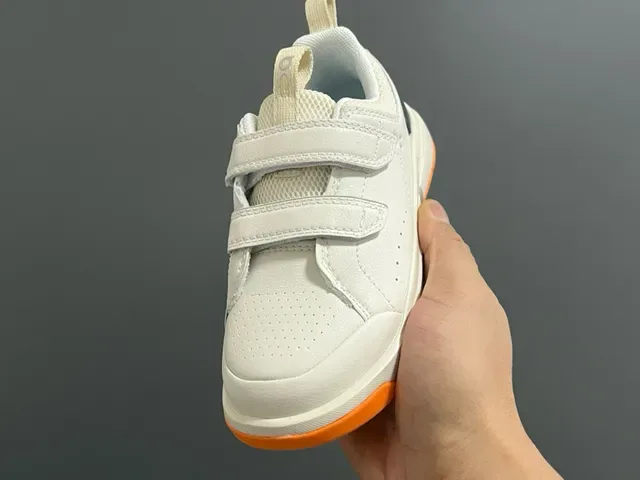 On Blanc Beige Fermeture de Sangle Velcro Double Semelle Chunky Segmentée Sneakers Lifestyle 10