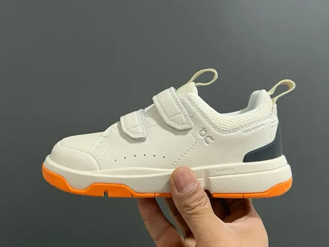 On Blanc Beige Fermeture de Sangle Velcro Double Semelle Chunky Segmentée Sneakers Lifestyle 11
