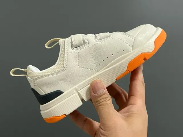 On Blanc Beige Fermeture de Sangle Velcro Double Semelle Chunky Segmentée Sneakers Lifestyle 12
