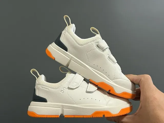 On Blanc Beige Fermeture de Sangle Velcro Double Semelle Chunky Segmentée Sneakers Lifestyle 16