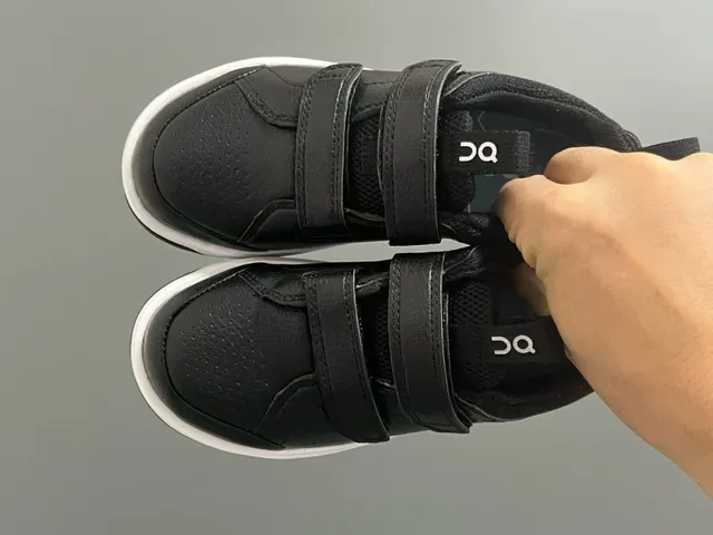 On Blanc Beige Fermeture de Sangle Velcro Double Semelle Chunky Segmentée Sneakers Lifestyle 17