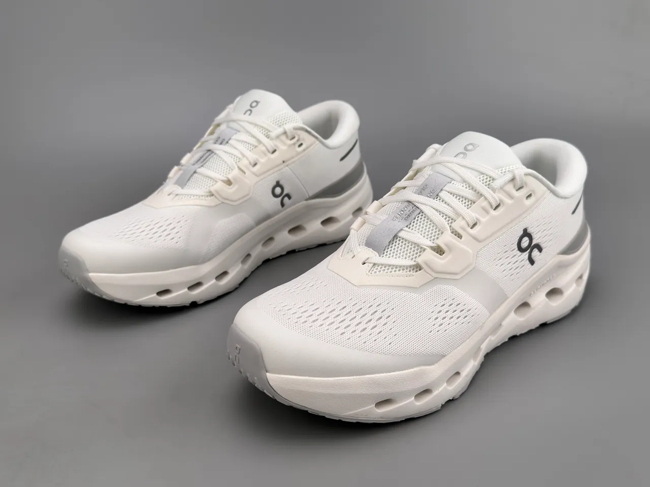On White Gray Breathable Engineered Mesh Upper Open Hexagonal CloudTec Midsole Pods Running Shoes 7