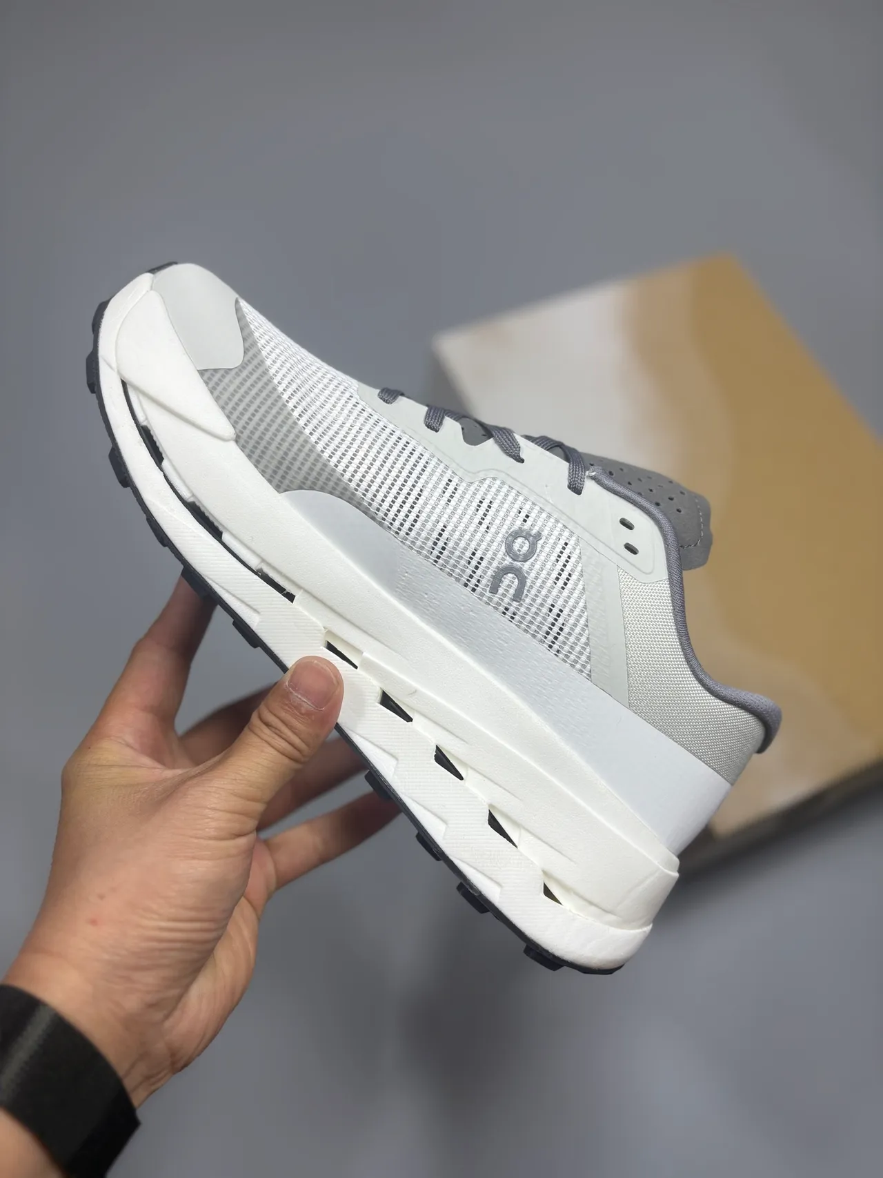 On White Gray Engineered Mesh Upper Sculpted Helion Midsole Running Shoes 3