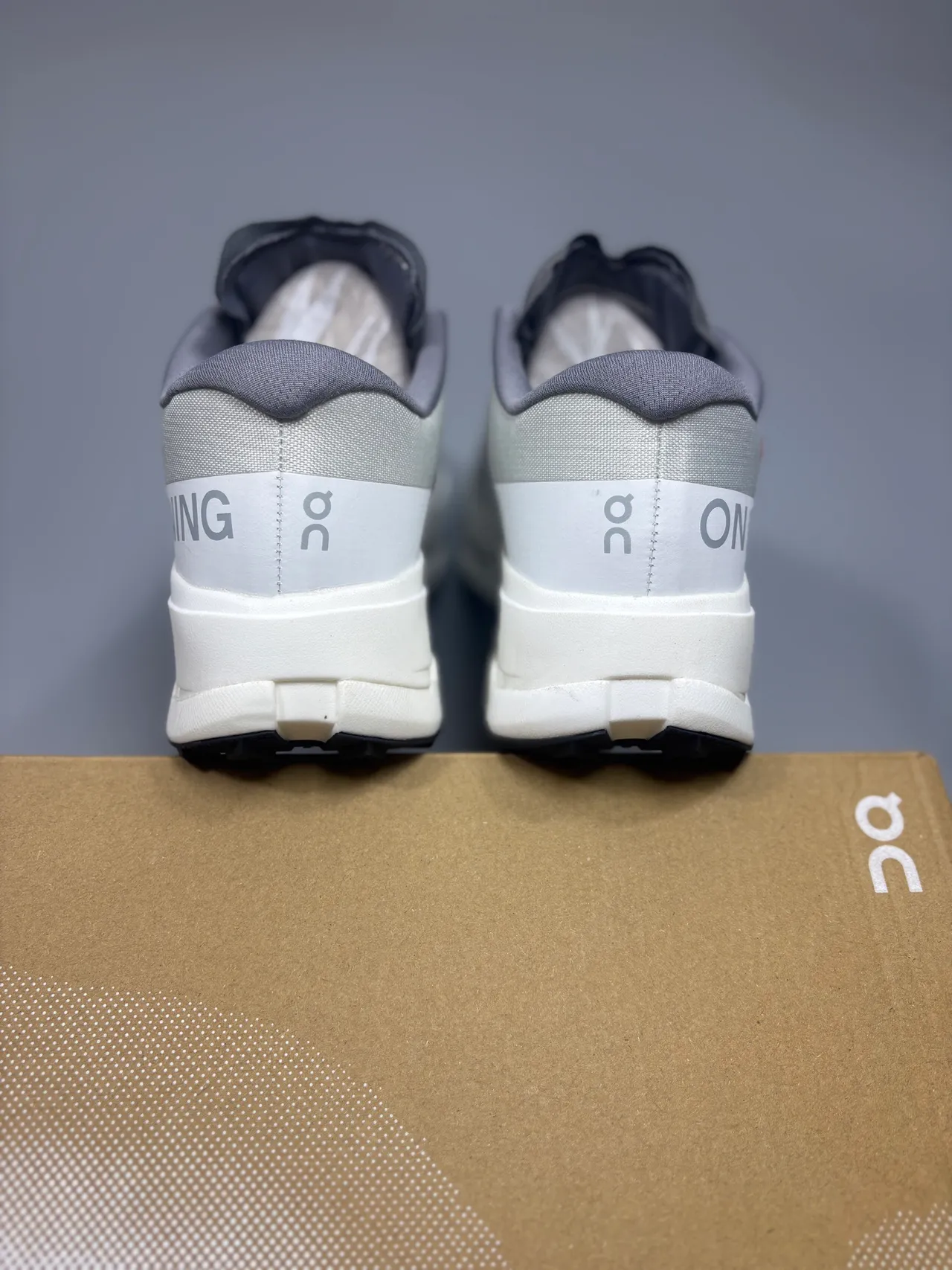 On White Gray Engineered Mesh Upper Sculpted Helion Midsole Running Shoes 5