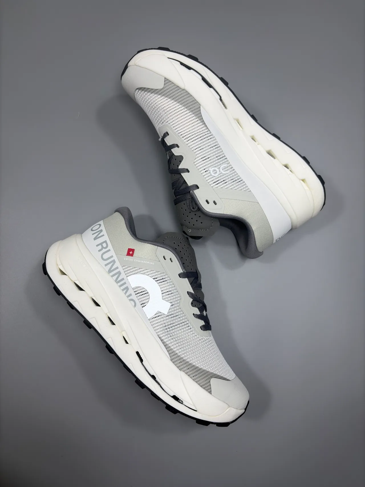 On White Gray Engineered Mesh Upper Sculpted Helion Midsole Running Shoes 8