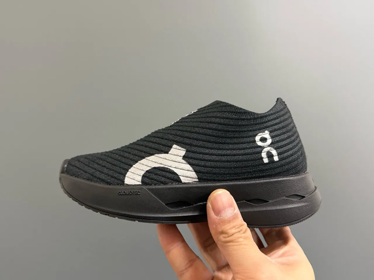 On White Green Knit Upper Sculpted CloudTec Midsole Running Shoes 15