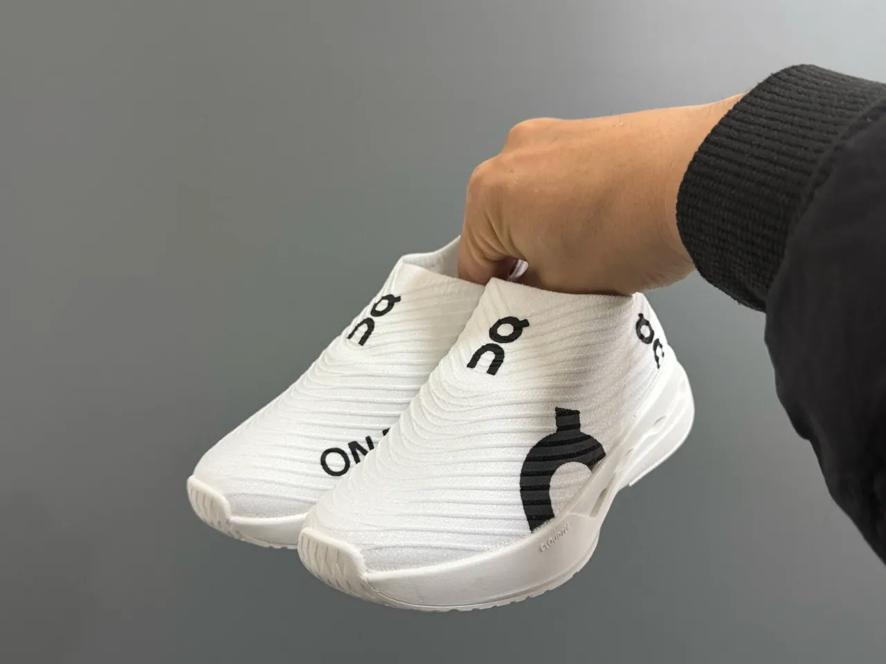 On White Green Knit Upper Sculpted CloudTec Midsole Running Shoes 22