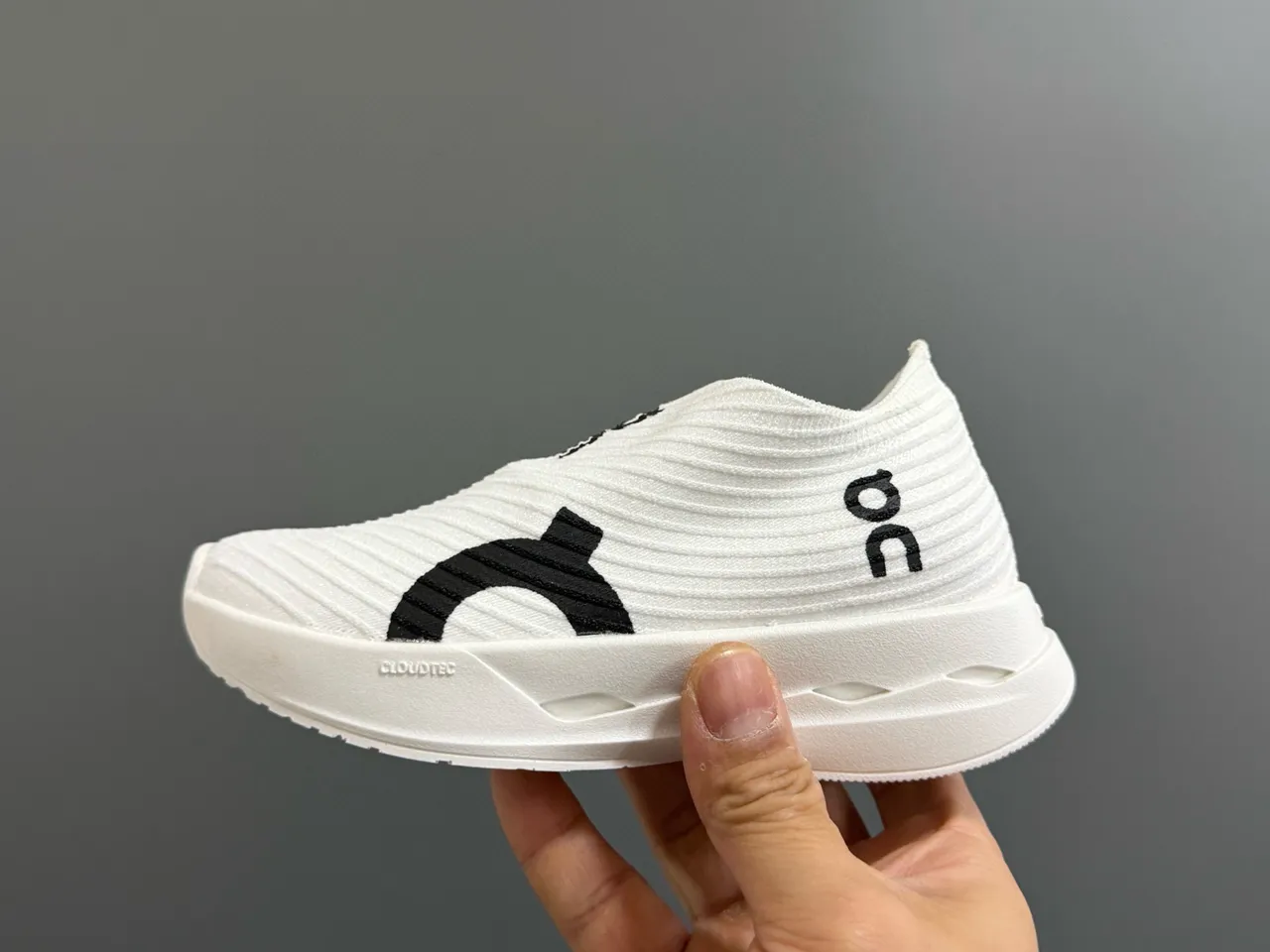 On White Green Knit Upper Sculpted CloudTec Midsole Running Shoes 24