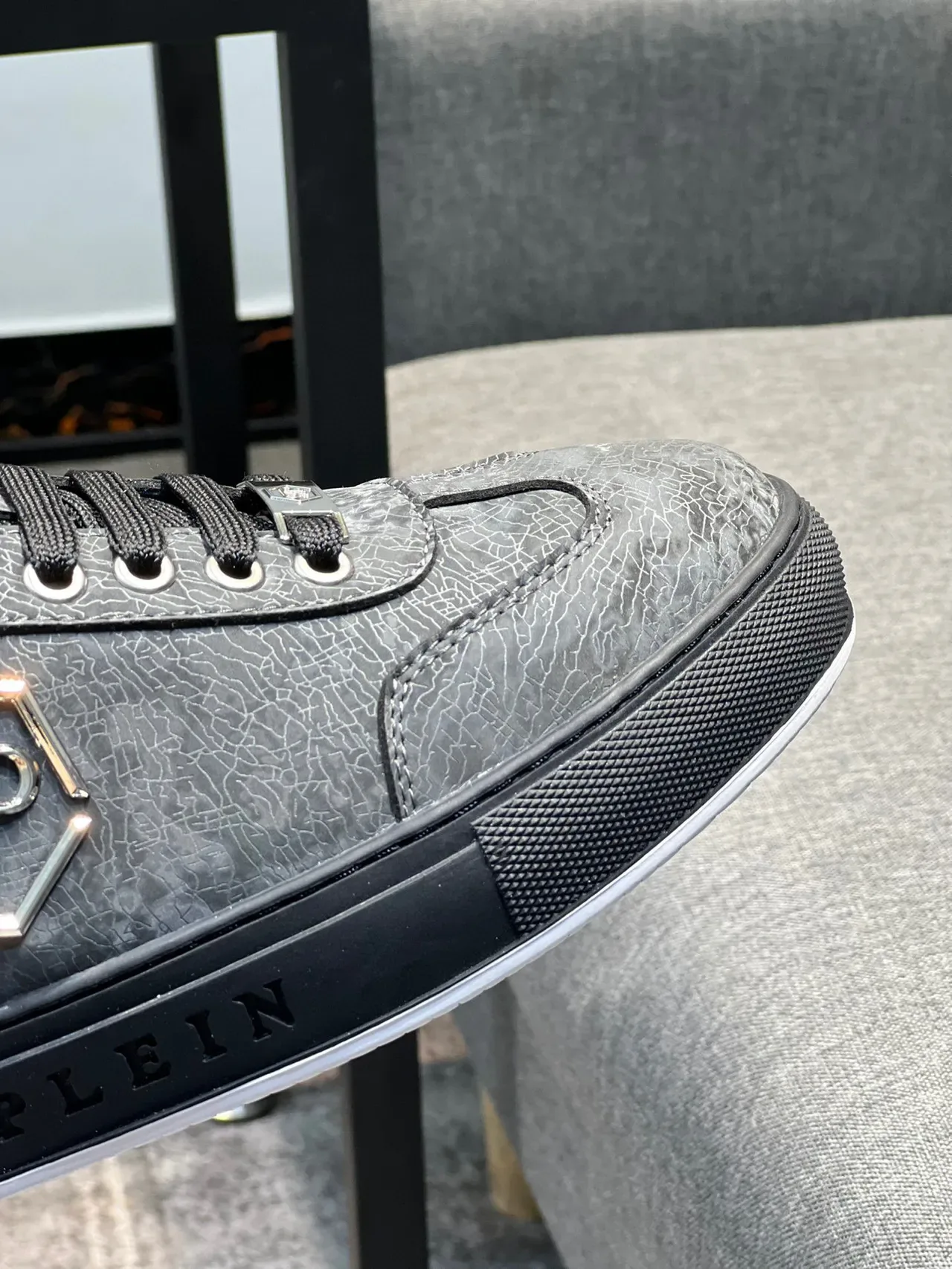 Philipp Plein Sneakers Lifestyle Noir Gris Cuir Texturé Fissuré Tige Logo PP Hexagonal 3