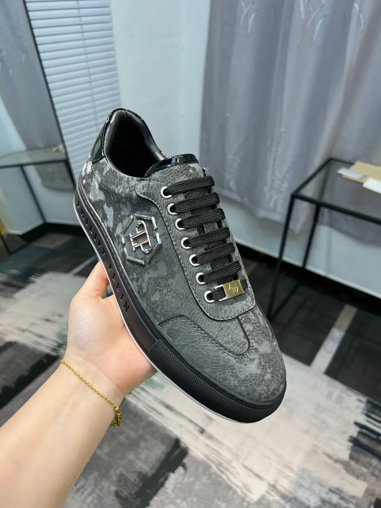 Philipp Plein Sneakers Lifestyle Noir Gris Cuir Texturé Fissuré Tige Logo PP Hexagonal 6