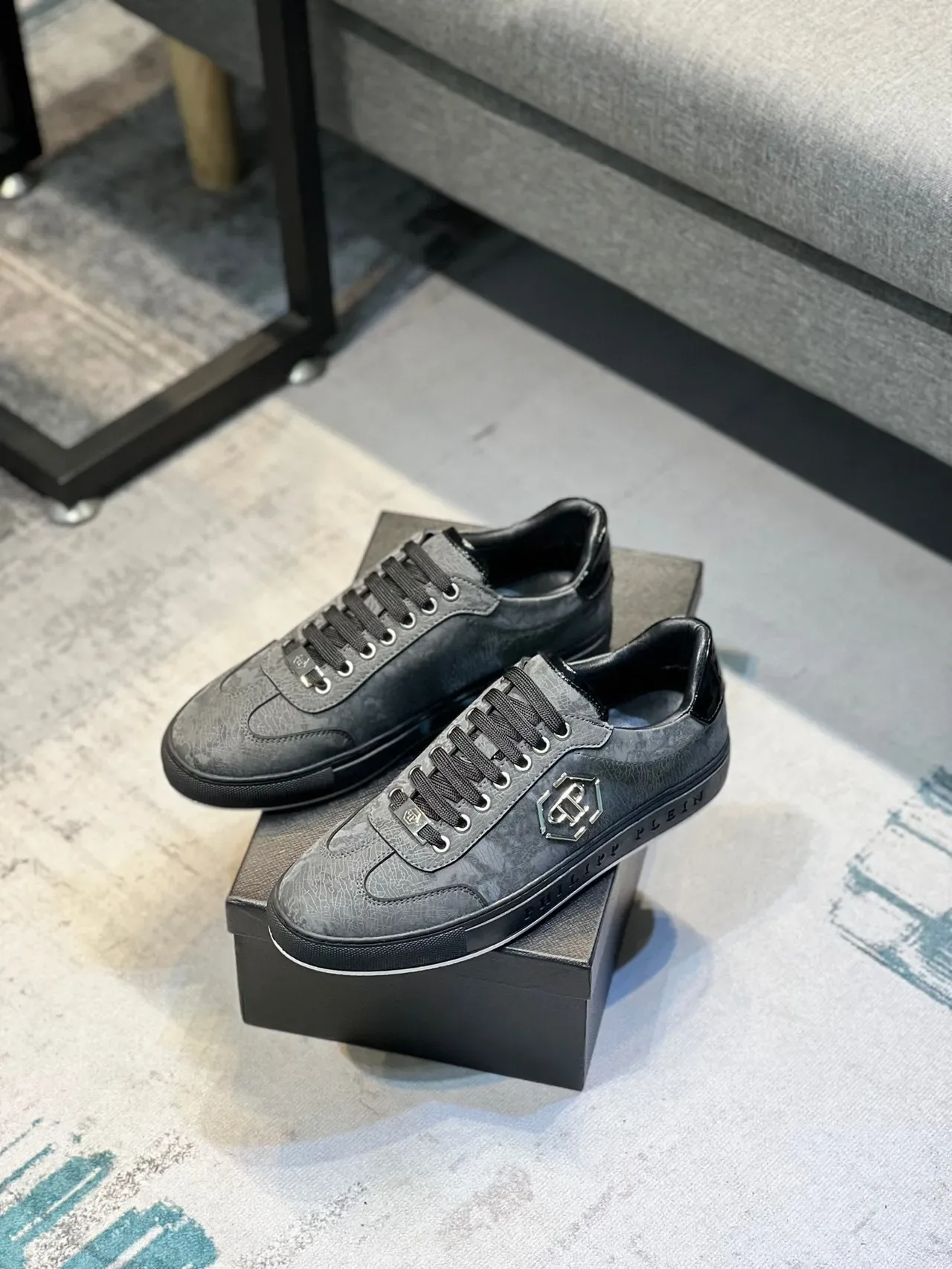 Philipp Plein Sneakers Lifestyle Noir Gris Cuir Texturé Fissuré Tige Logo PP Hexagonal 7