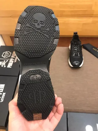 Philipp Plein Sola preta e branca couro patentado com estampado de serpente tênis chunky 7