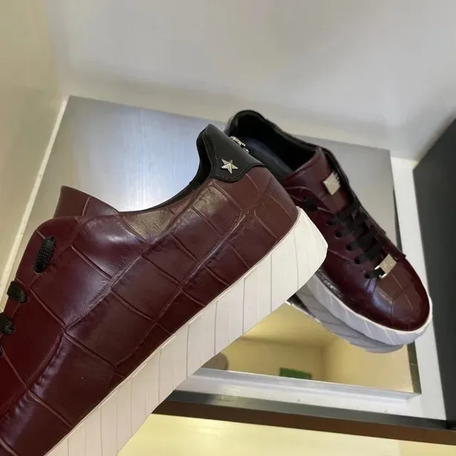 Philipp Plein أحذية رياضية أسلوب حياة جلد أسود بورجوندي مطبوع بتصميم التمساح شعار سكريبت جريء 2
