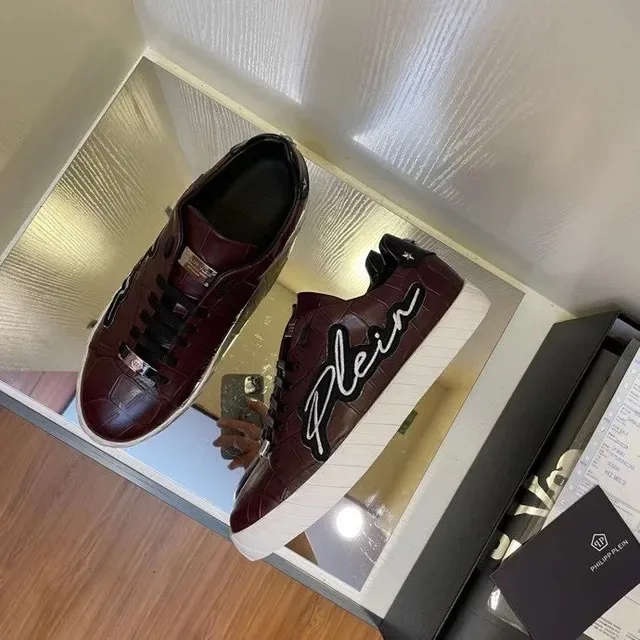 Philipp Plein أحذية رياضية أسلوب حياة جلد أسود بورجوندي مطبوع بتصميم التمساح شعار سكريبت جريء 5