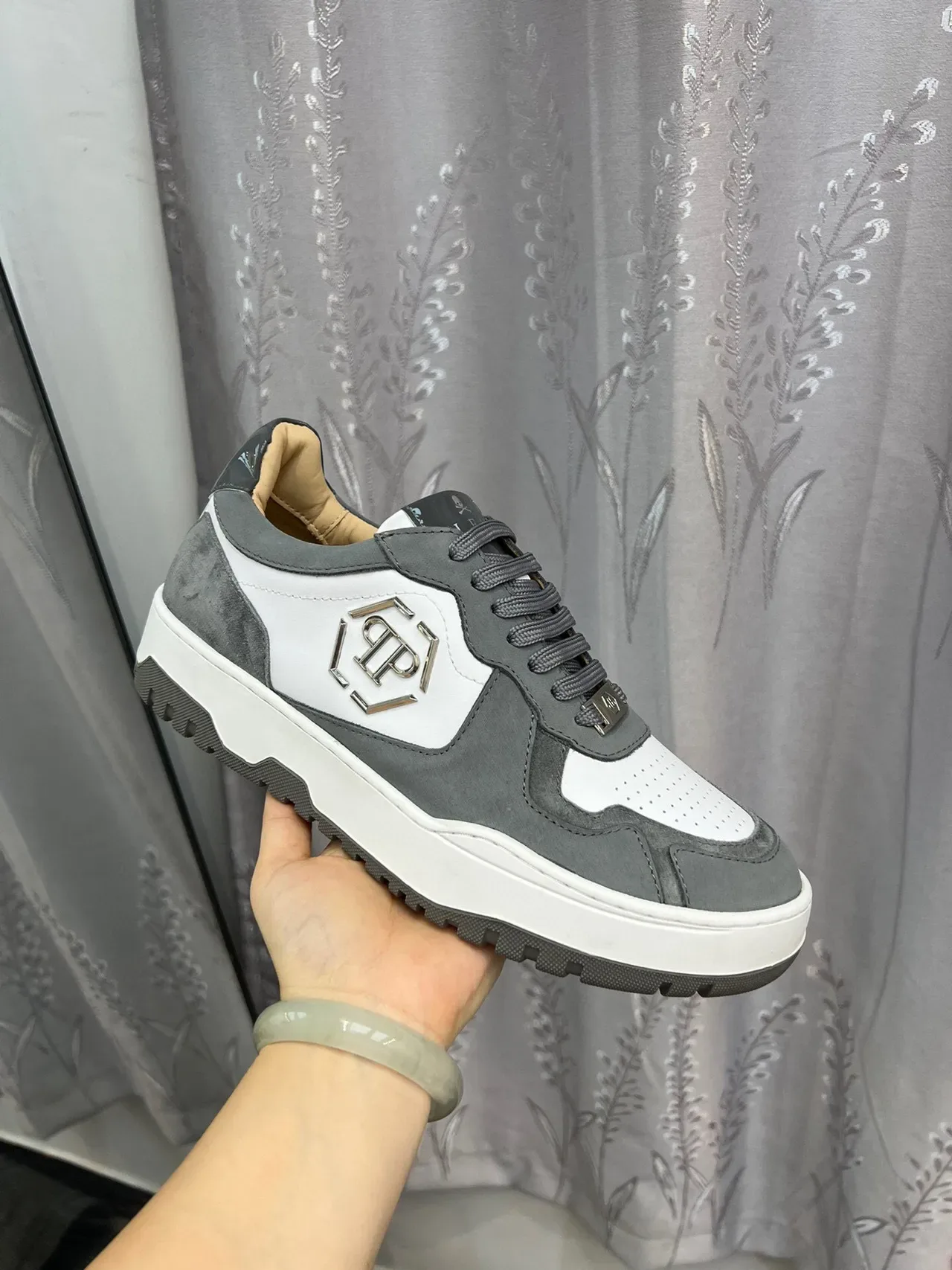 Philipp Plein Tênis Chunky Cinza Branco com Logo Hexagonal Metálico e Upper de Material Misto 6