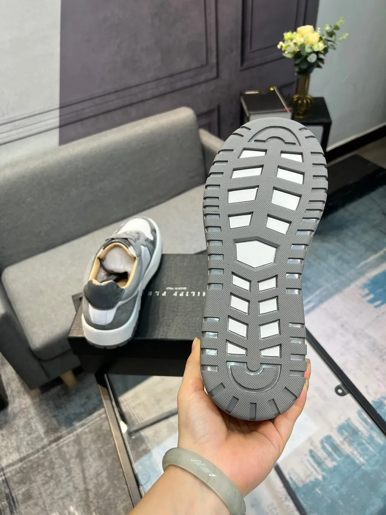 Philipp Plein Tênis Chunky Cinza Branco com Logo Hexagonal Metálico e Upper de Material Misto 7