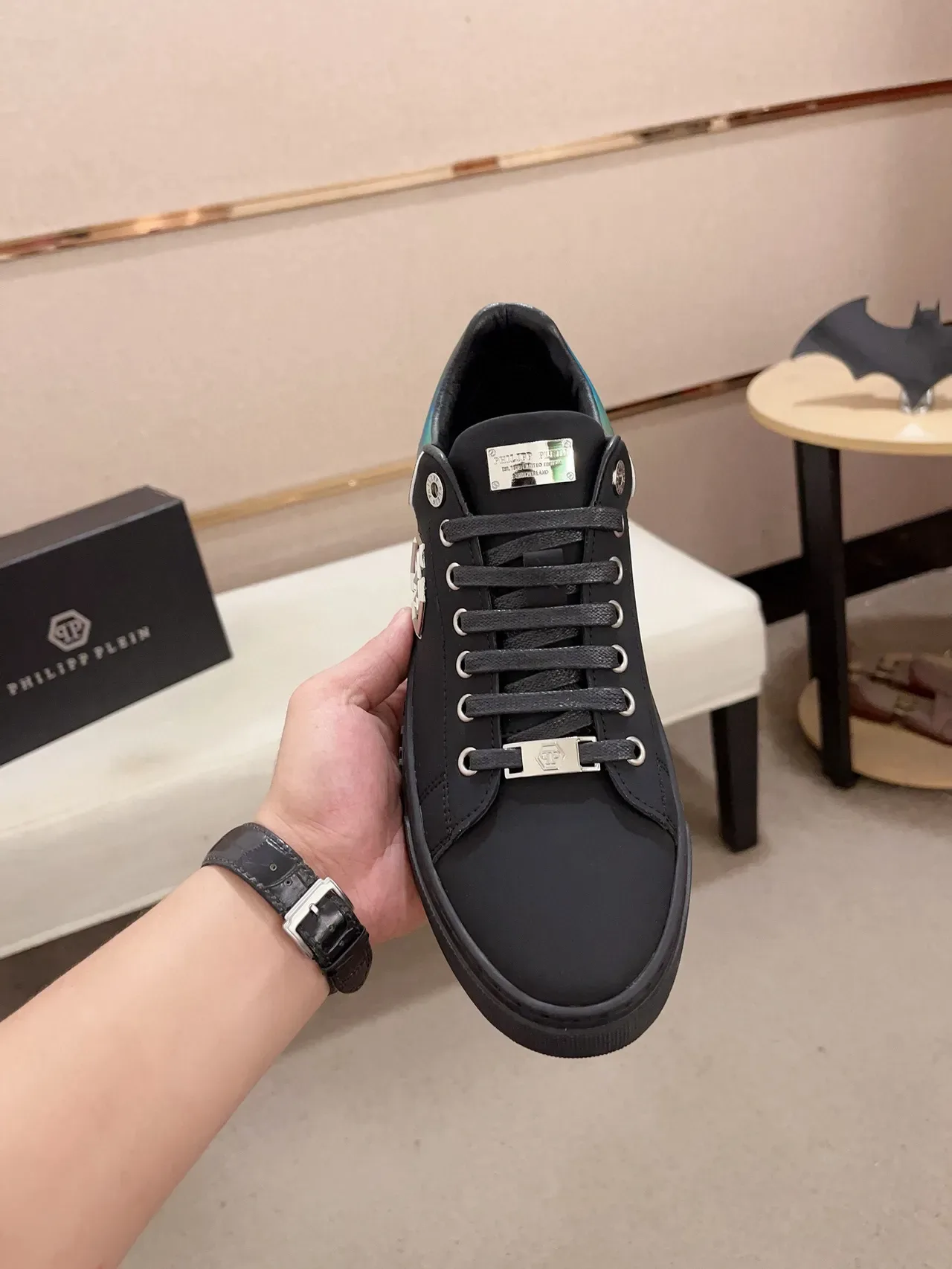 Philipp Plein حذاء نمط الحياة الأسود متعدد الألوان سطح مطفأ قزحي علامة الكعب حذاء نمط الحياة 2