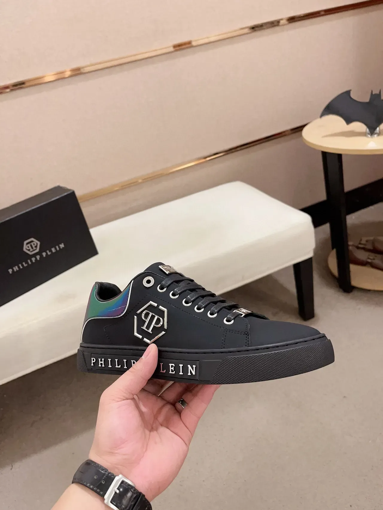 Philipp Plein حذاء نمط الحياة الأسود متعدد الألوان سطح مطفأ قزحي علامة الكعب حذاء نمط الحياة 3