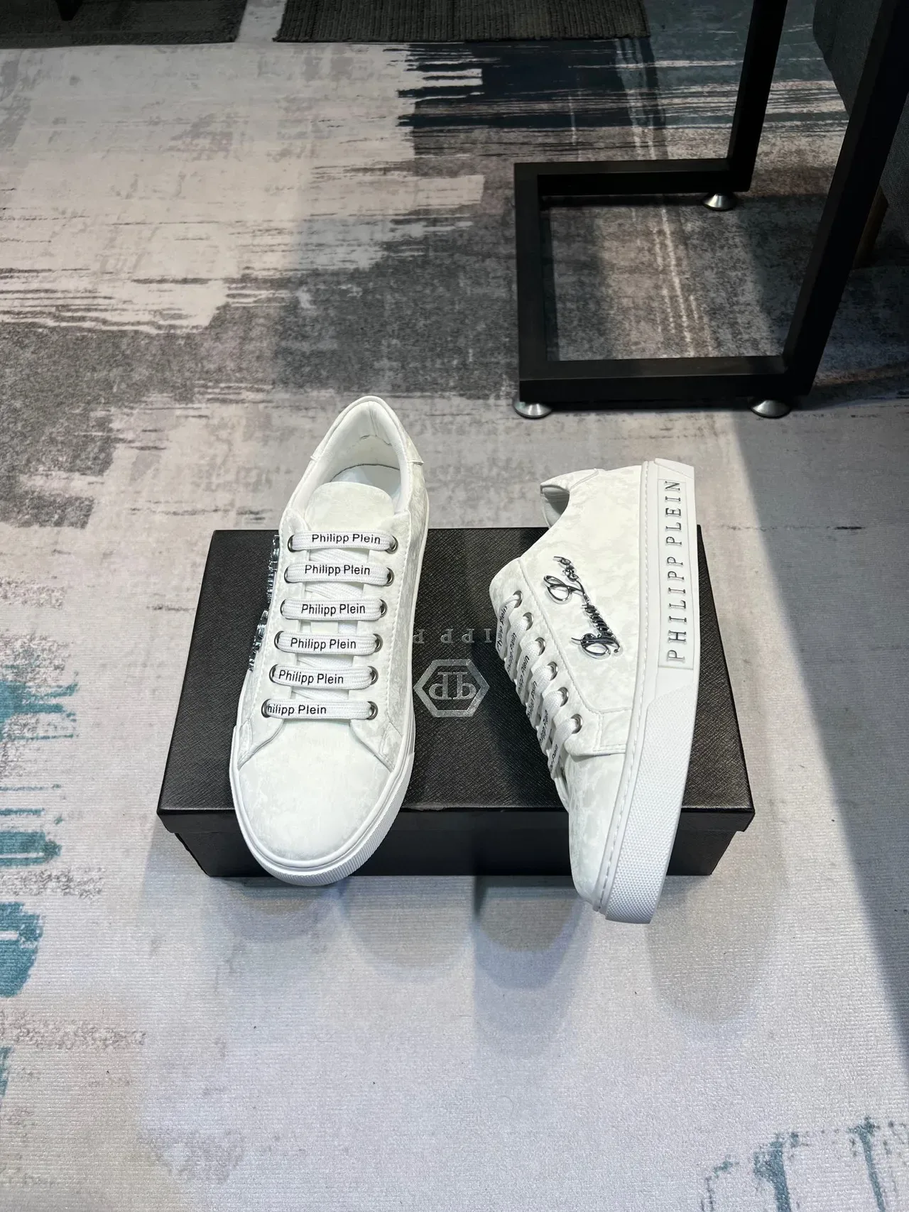 Philipp Plein Lifestyle Sneaker White Silver Leather-Like Upper Embossed Branding Lifestyle Sneakers 4