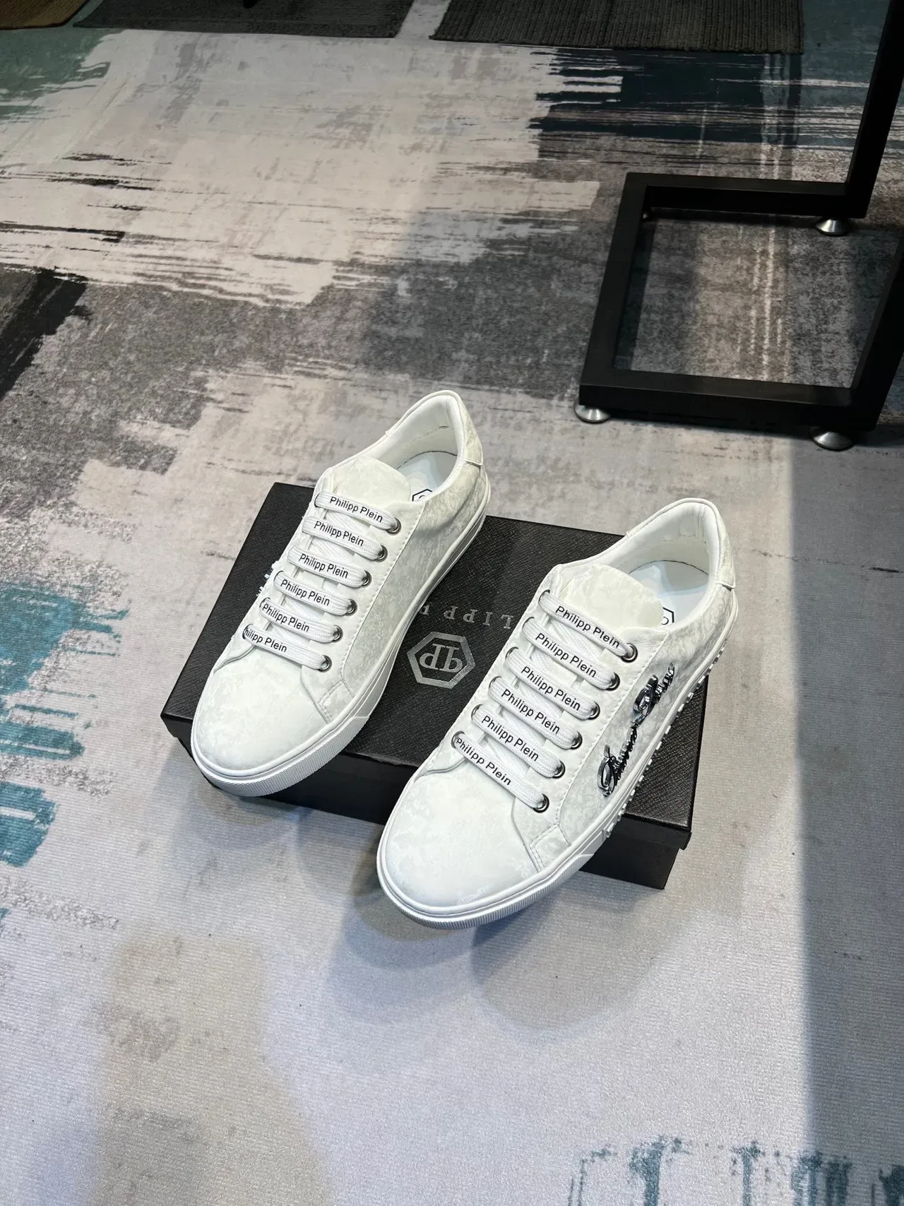 Philipp Plein Lifestyle Sneaker White Silver Leather-Like Upper Embossed Branding Lifestyle Sneakers 5