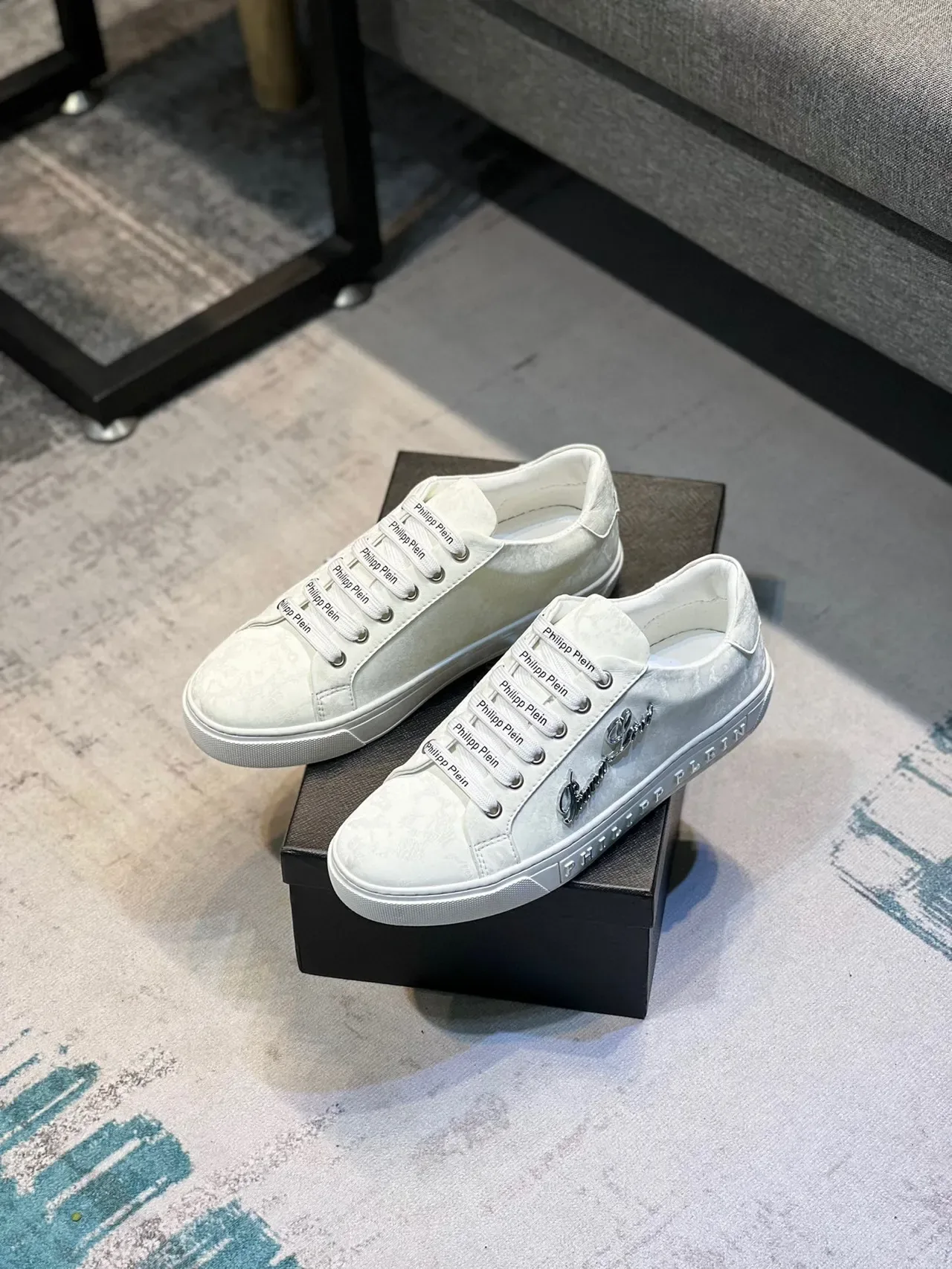 Philipp Plein Lifestyle Sneaker White Silver Leather-Like Upper Embossed Branding Lifestyle Sneakers 7