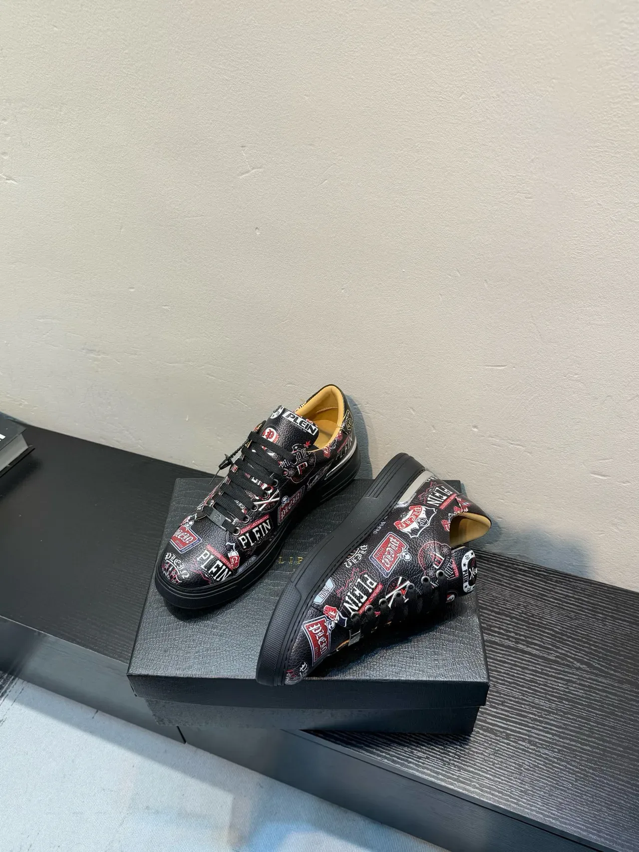 Philipp Plein حذاء أسلوب حياة أسود مطبوع بشعار بالخياطة التركيبية 4