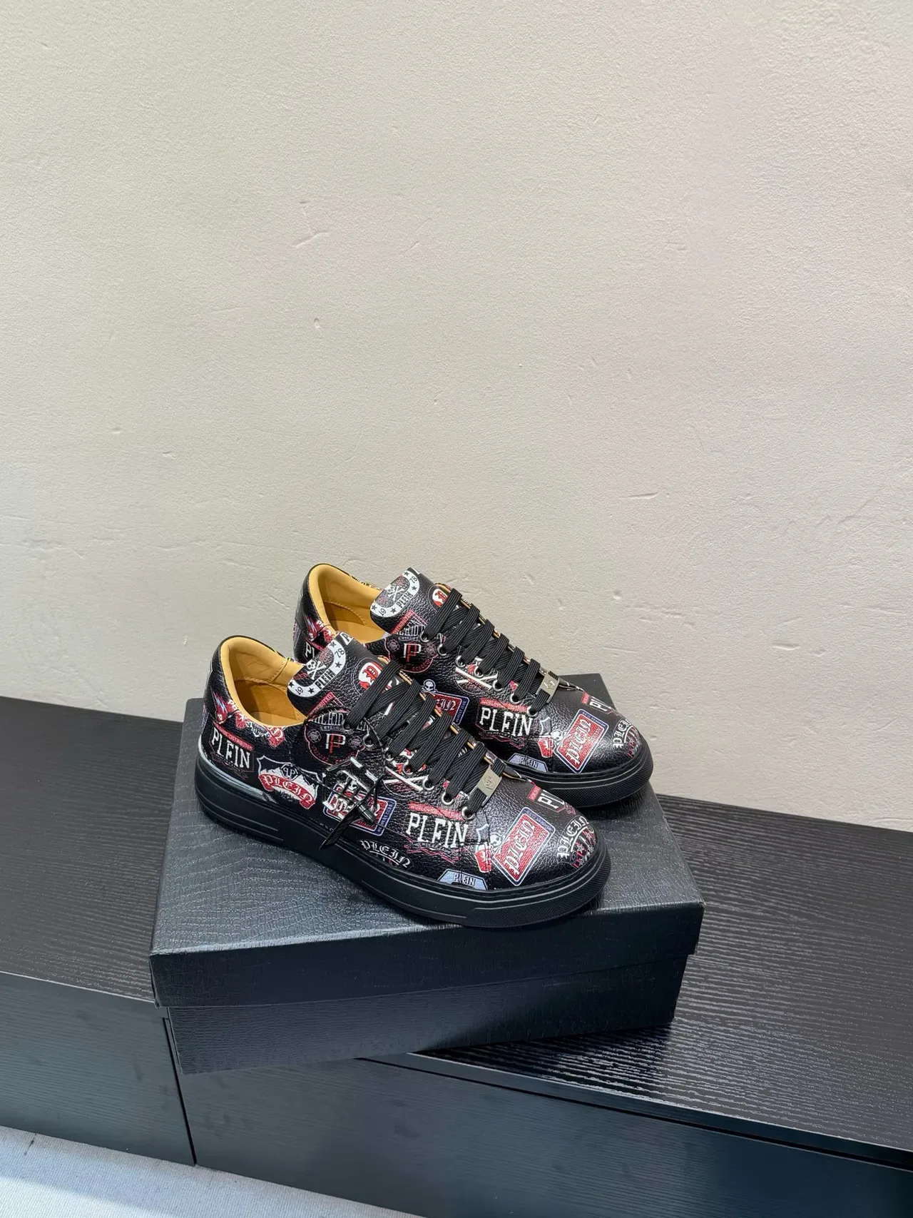 Philipp Plein حذاء أسلوب حياة أسود مطبوع بشعار بالخياطة التركيبية 5
