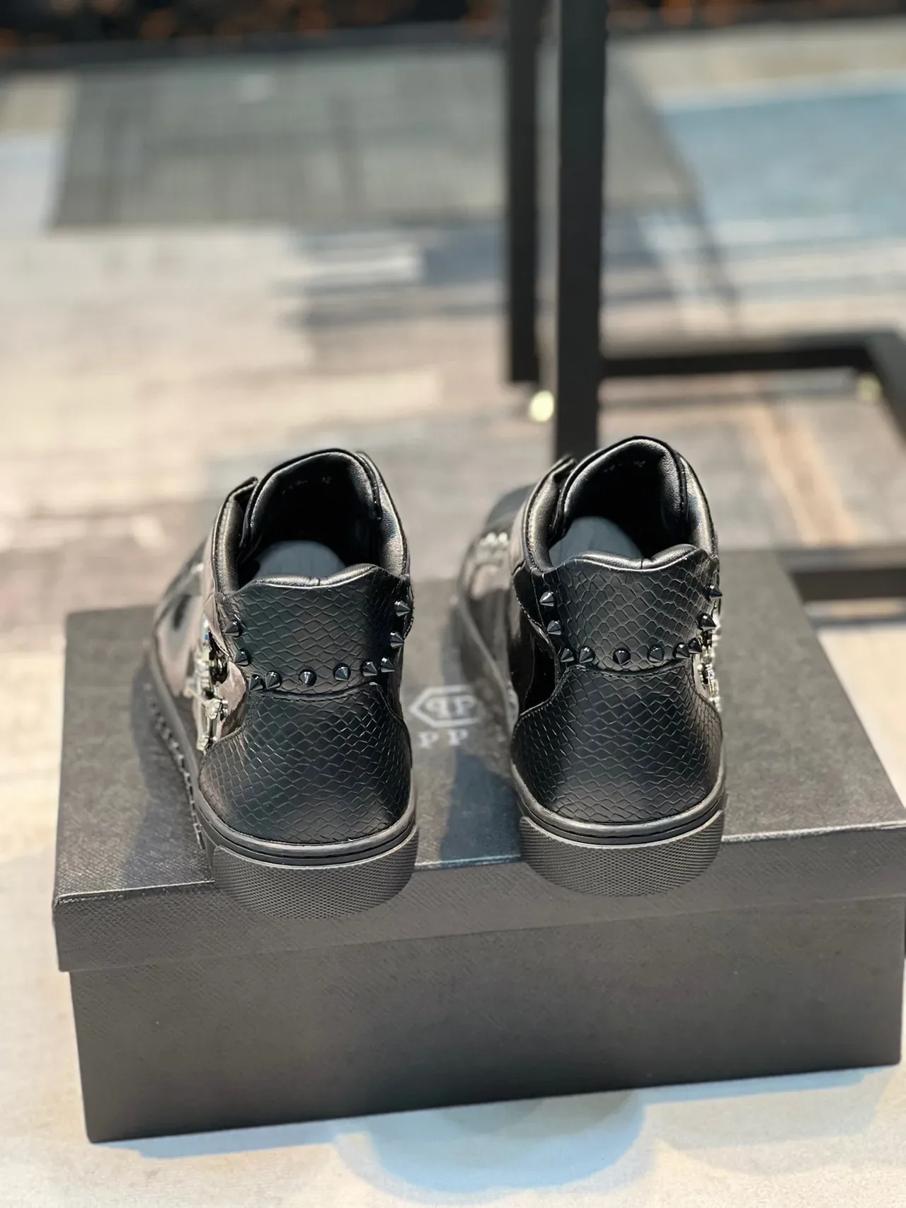 Philipp Plein Skull High Top Sneakers Lifestyle Pretos 3