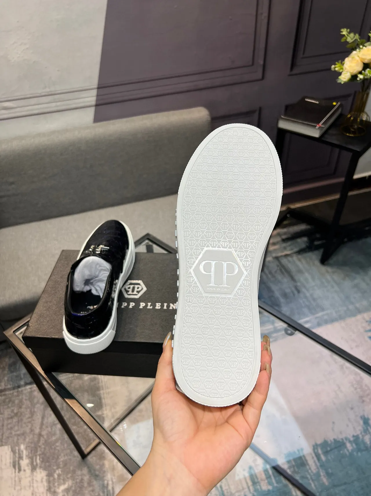 Philipp Plein Mocassin Slip-On Bleu Marine Blanc Brillant Cuir Croc Embossé Placa Logo Métallique Mocassin 7