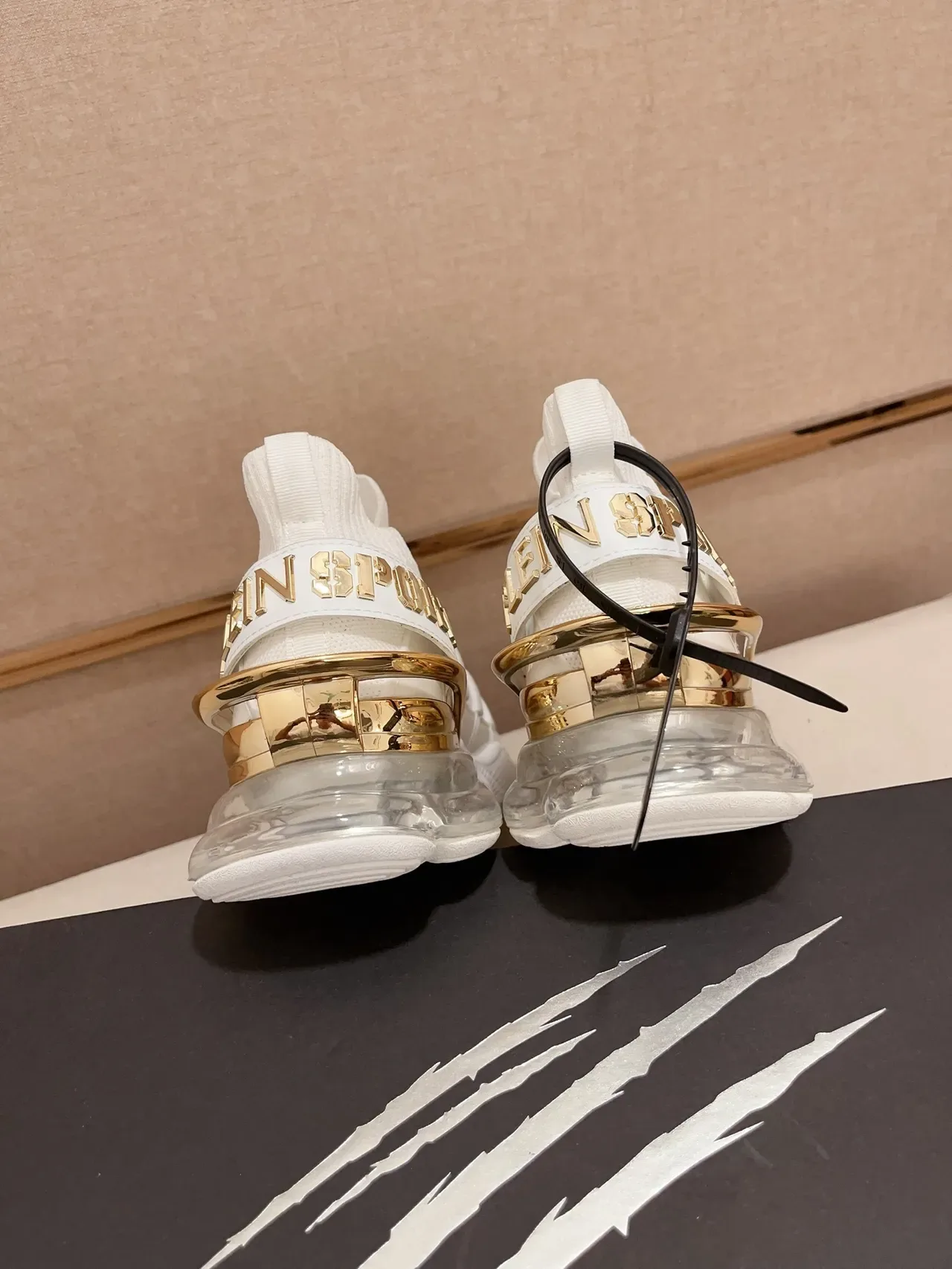 Philipp Plein Sport Tênis chunky branco e dourado 3
