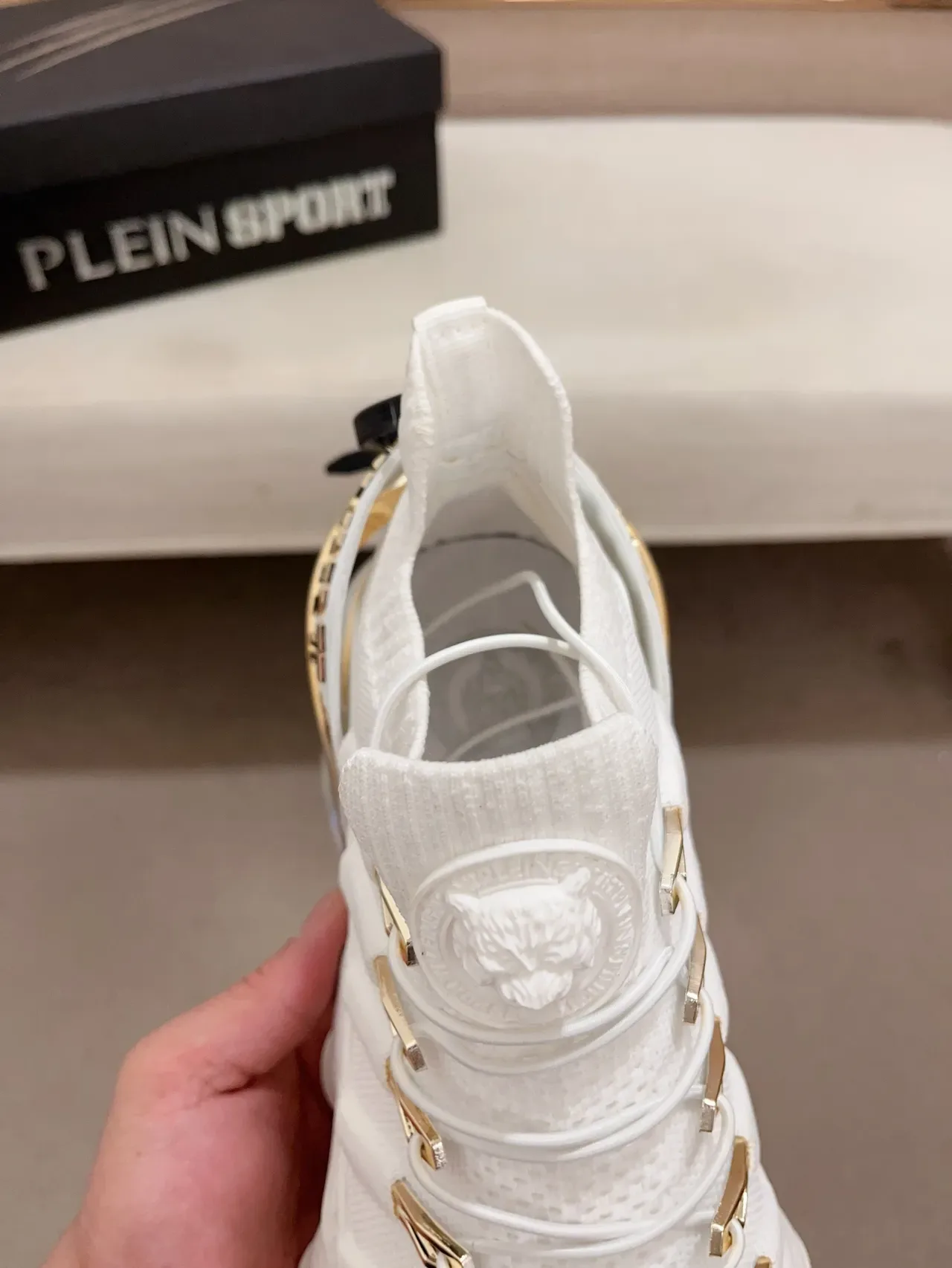 Philipp Plein Sport Tênis chunky branco e dourado 4