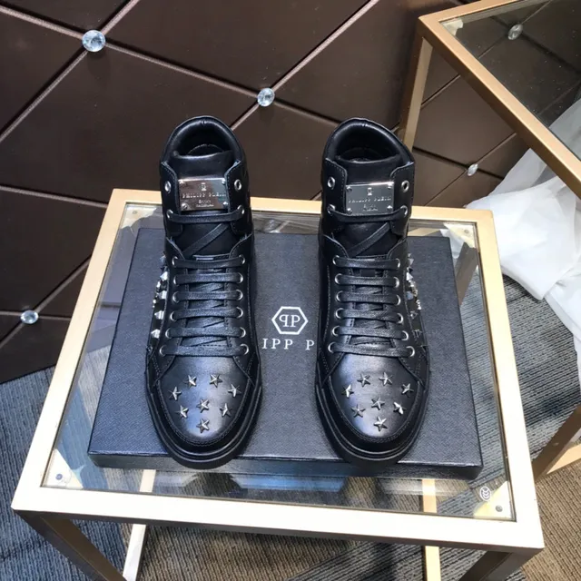 Philipp Plein sneakers lifestyle avec crâne clouté noir haut 9