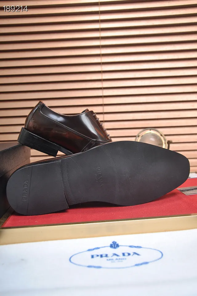 Prada أحذية أكسفورد بروغ مثقوبة بني أسود كاب توي 2