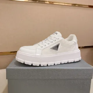 Prada Cloudbust Sneakers Lifestyle Plateforme Matelassé Tout Blanc