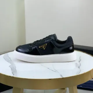 Prada Cloudbust Noir et Blanc Lifestyle Sneakers