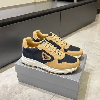 حذاء رياضي Prada Cloudbust Navy و Beige للأسلوب الحياتي