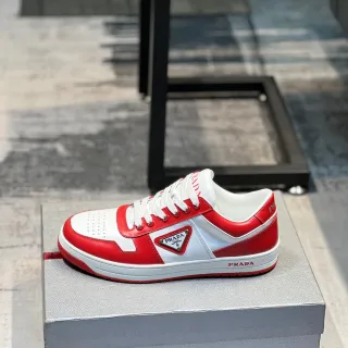 Prada Cloudbust أحذية رياضية جلدية بألوان أحمر وأبيض بانيل