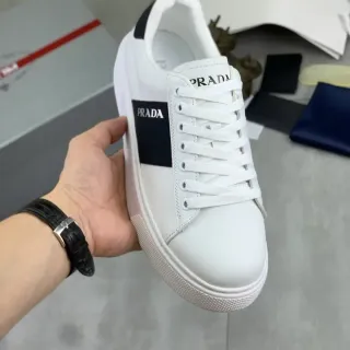 Prada Cloudbust Blanc et Marine Lifestyle Sneakers