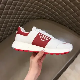 Prada Cloudbust सादा ও লাল লাইফস্টাইল স্নীকার