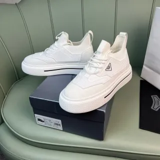 Prada Cloudbust Sneakers Blancs Plateforme en Maille Lifestyle