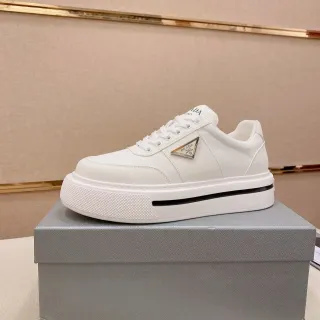 حذاء رياضي Prada Cloudbust أبيض منصة لايف ستايل