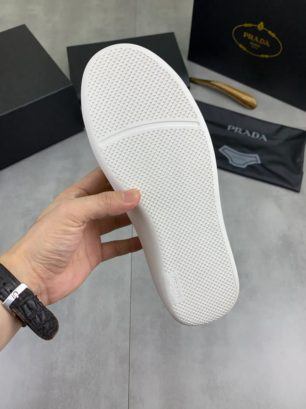 Sneakers Lifestyle Prada Cloudbust Jaune Blanc Cuir Lisse Lacets Tonals 3