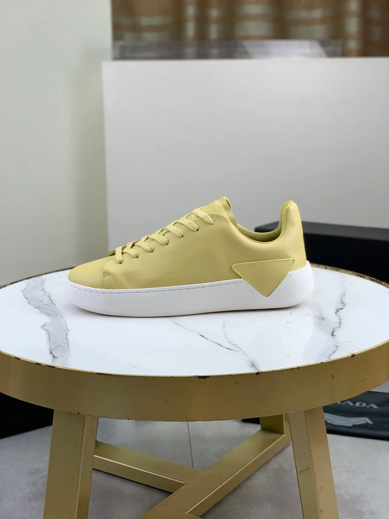 Sneakers Lifestyle Prada Cloudbust Jaune Blanc Cuir Lisse Lacets Tonals 5