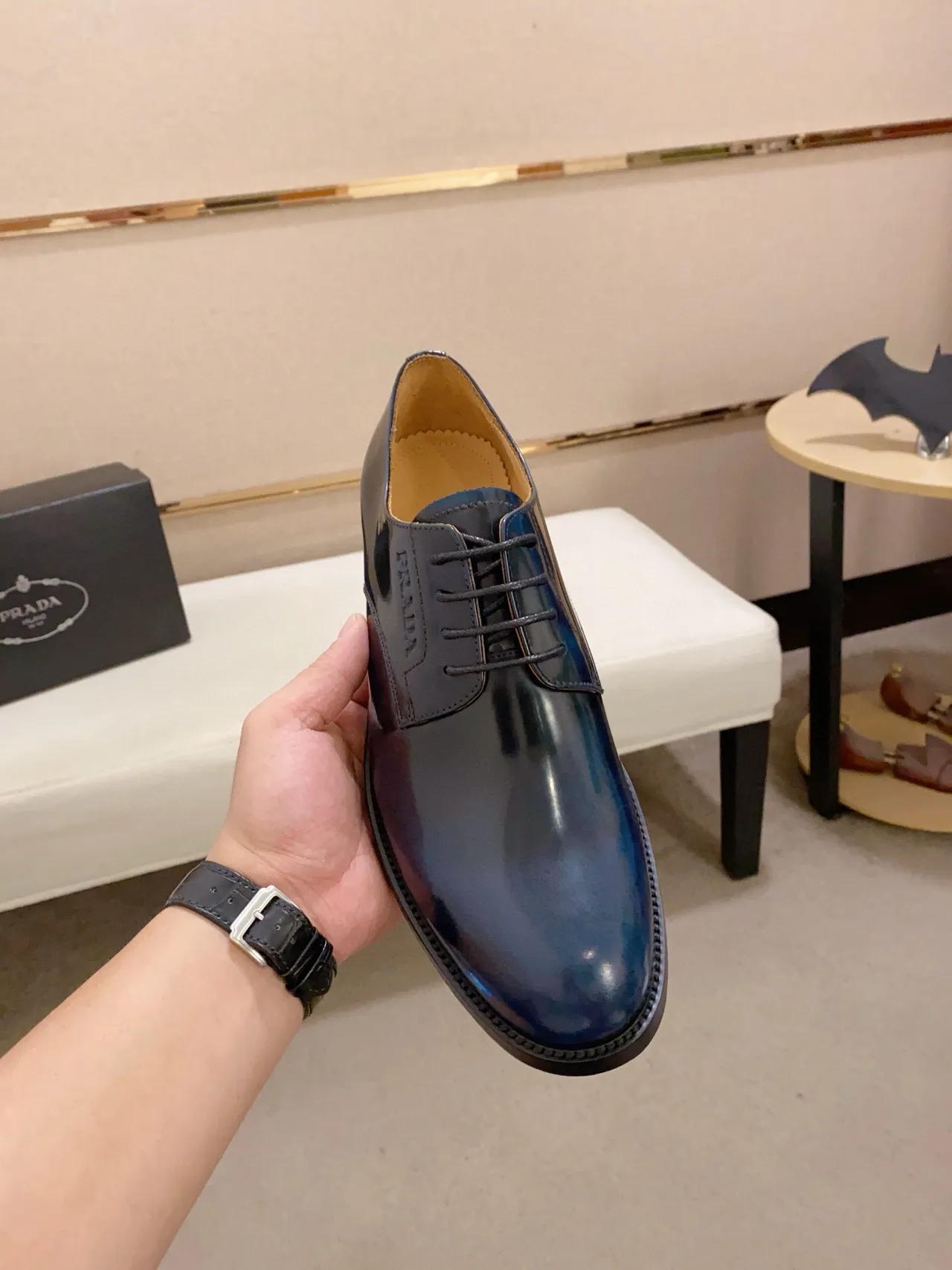 Prada Azul Marinho Preto Brilhante Acabamento similar ao patentado Ponta redonda Sapatos Oxford 5