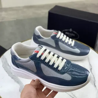 Prada Navy Gray Sneakers Lifestyle en Cuir Patenté avec Overlay de Maille