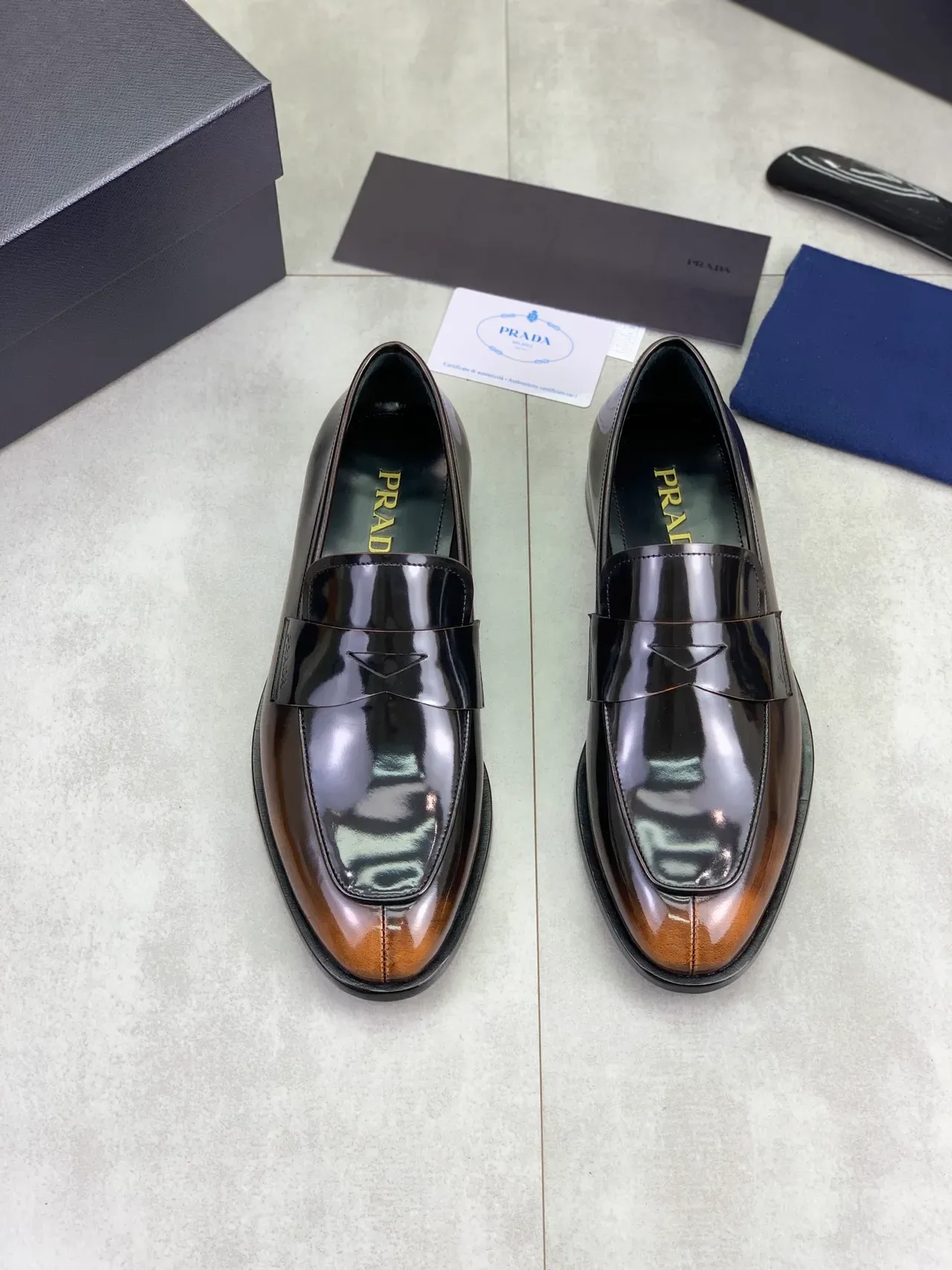 Prada Penny Loafer Noir et Marron Cuir Patent Brillant 5