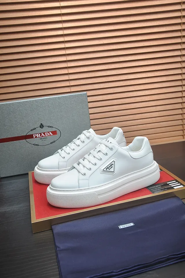 Prada Sneakers Lifestyle en Cuir Blanc avec Solaire de Plateforme 4